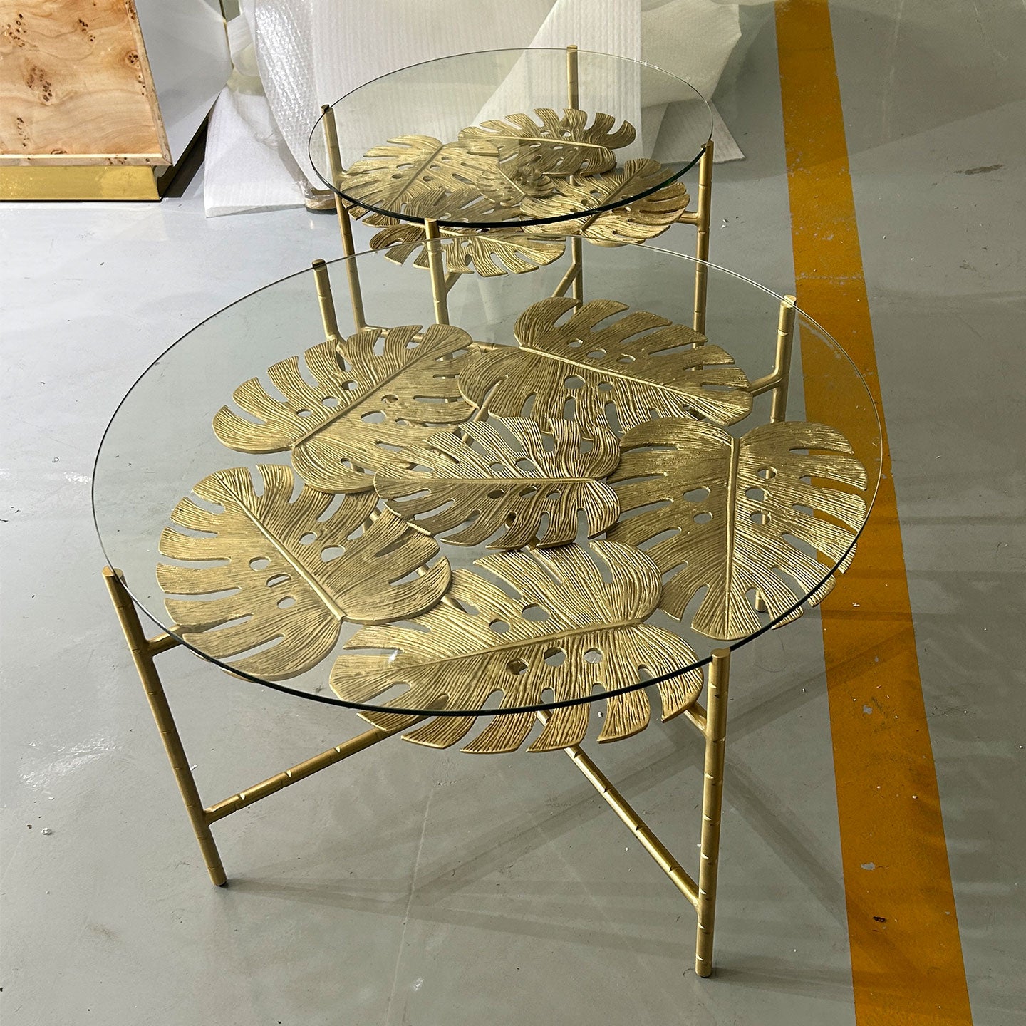 Modern minimalist glass coffee table for living room