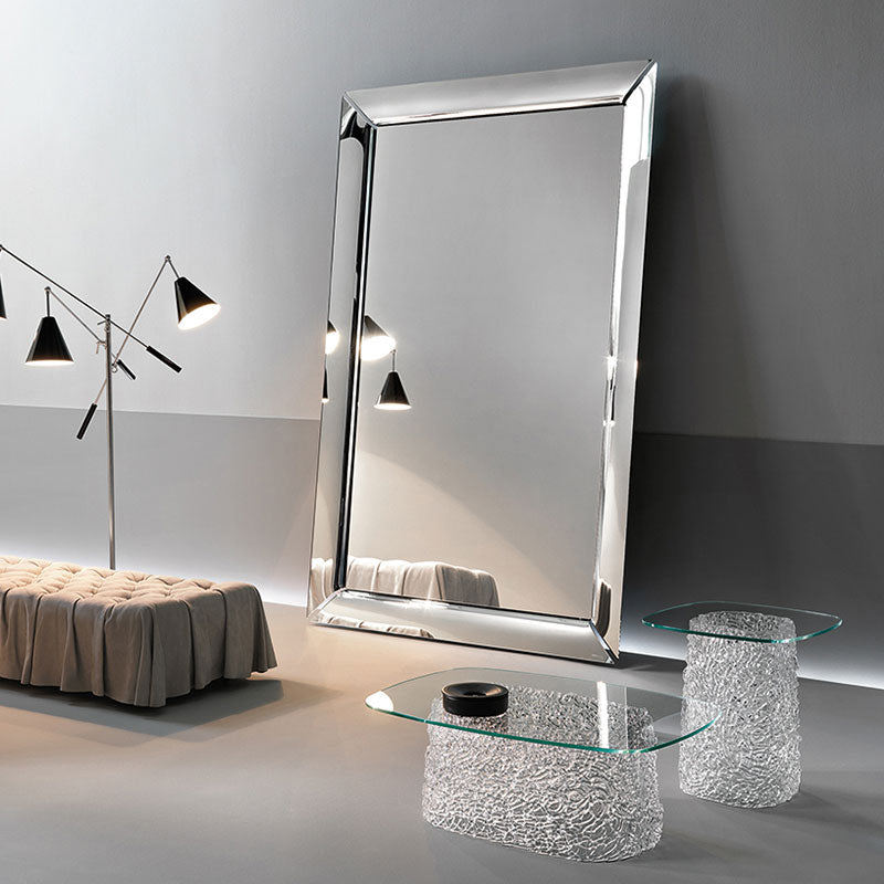 Hanging or leaning mirror