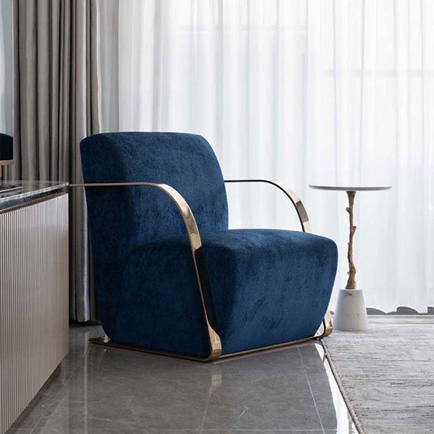 Equipped with metal armchairs for luxury living rooms or hotel lobbies