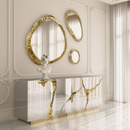 three different-size mirrors