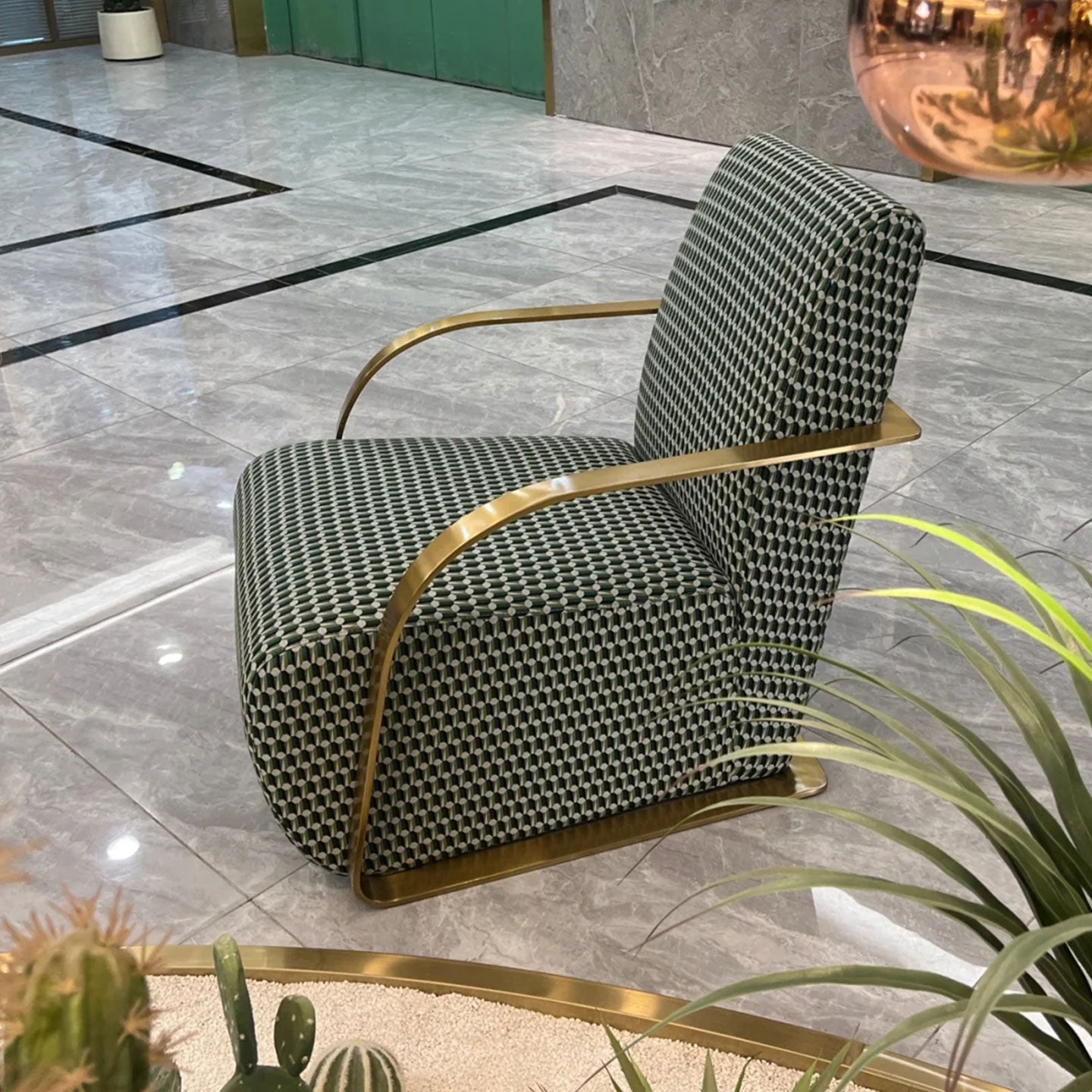Equipped with metal armchairs for luxury living rooms or hotel lobbies