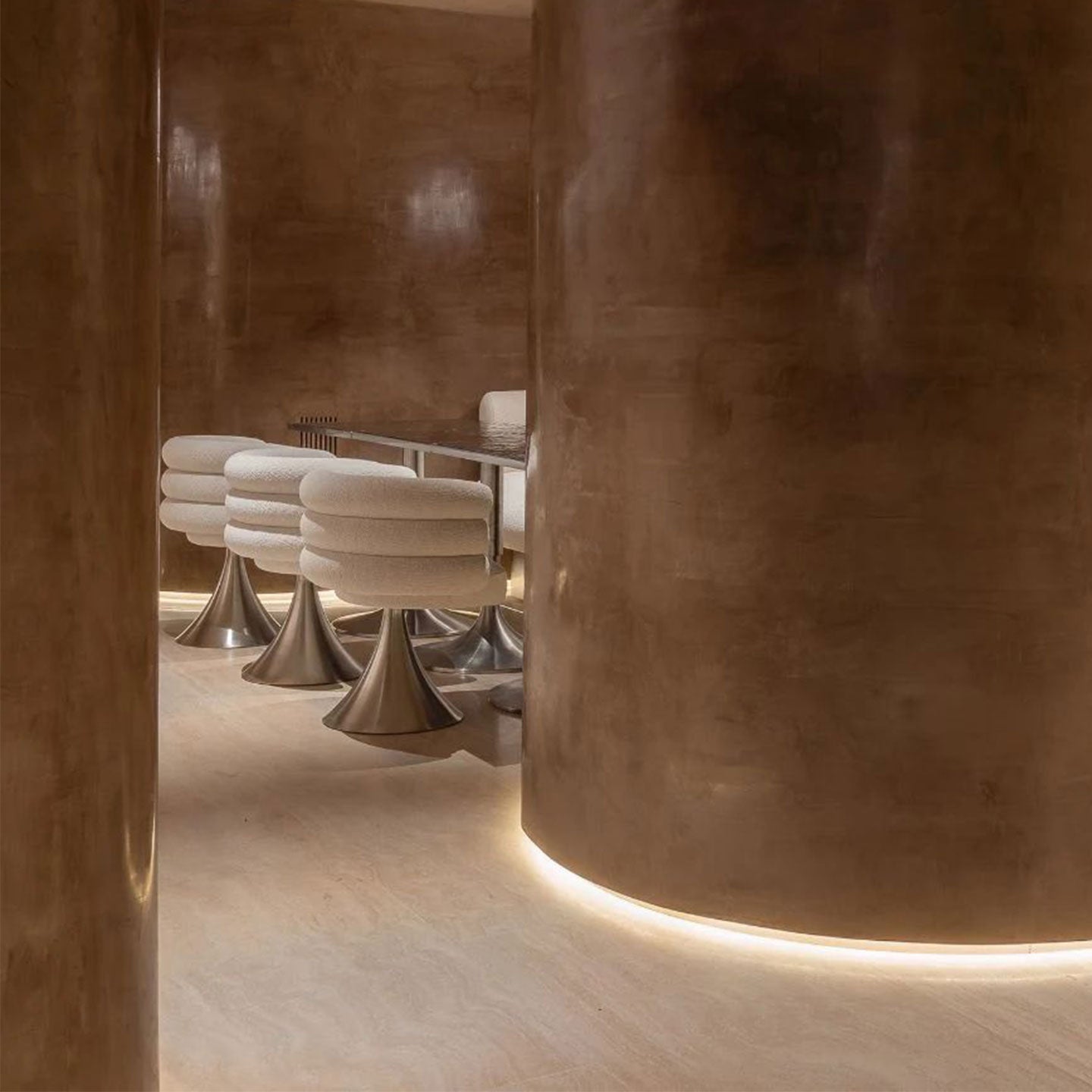 bar stools with swivel and height adjustment