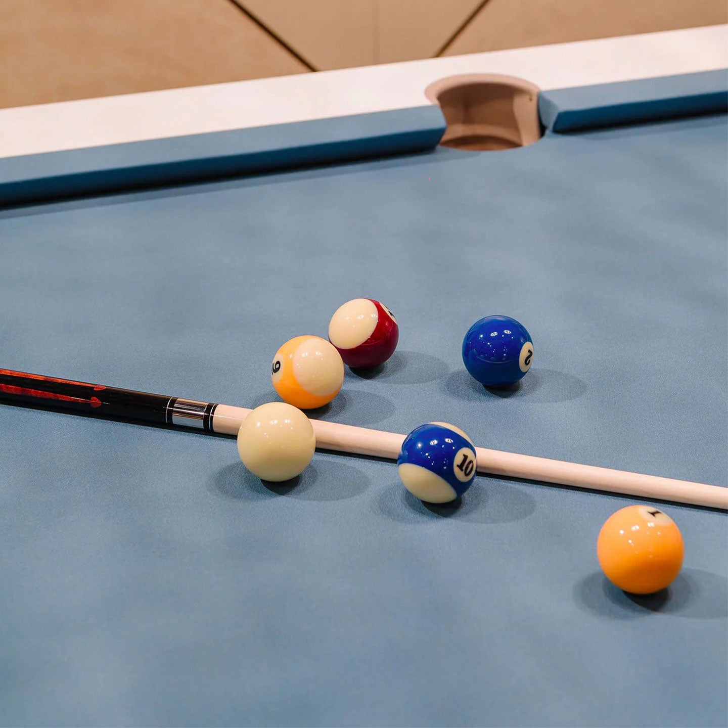 Designer Customised Luxury 8ft 9ft Slate Indoor Pool Table Suitable for indoor or game room Customizable colors