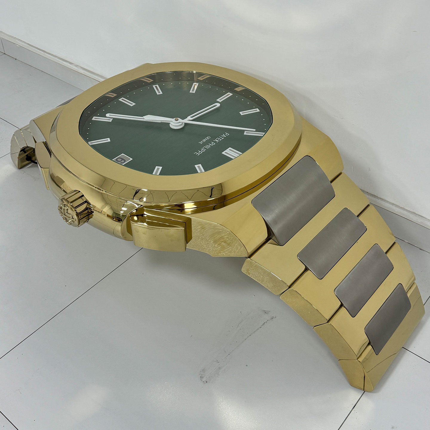 Oversized Gold Patek Philippe-Style Watch-Shaped Coffee Table: A Luxurious Home Decor Feature