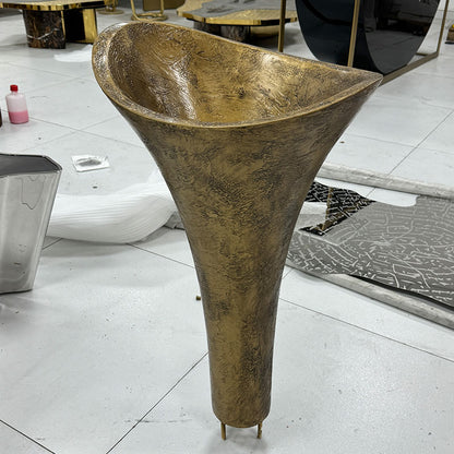 Maestro Bath Vivian 27.6'' L Bathroom Sink