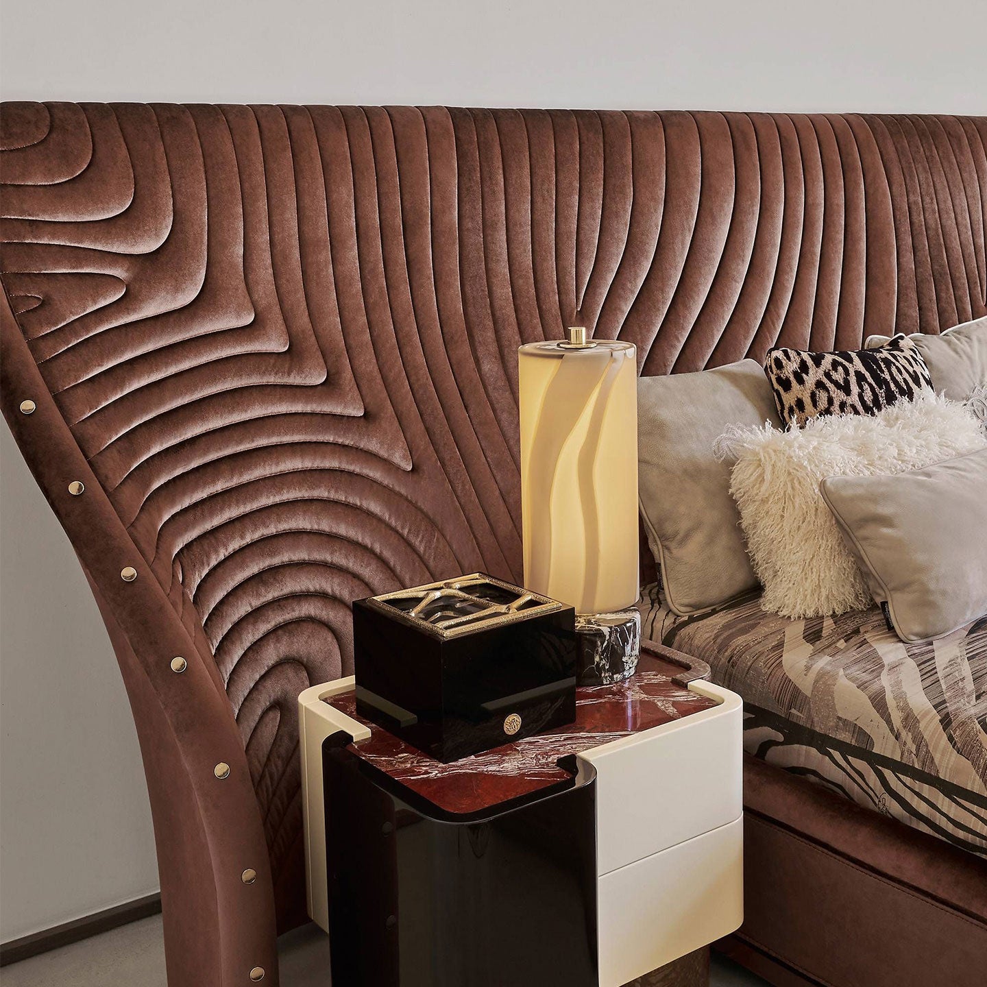 Brown Velvet Oversized Wing Headboard Bed, 3D Wave Texture Luxury Upholstered Platform Bed